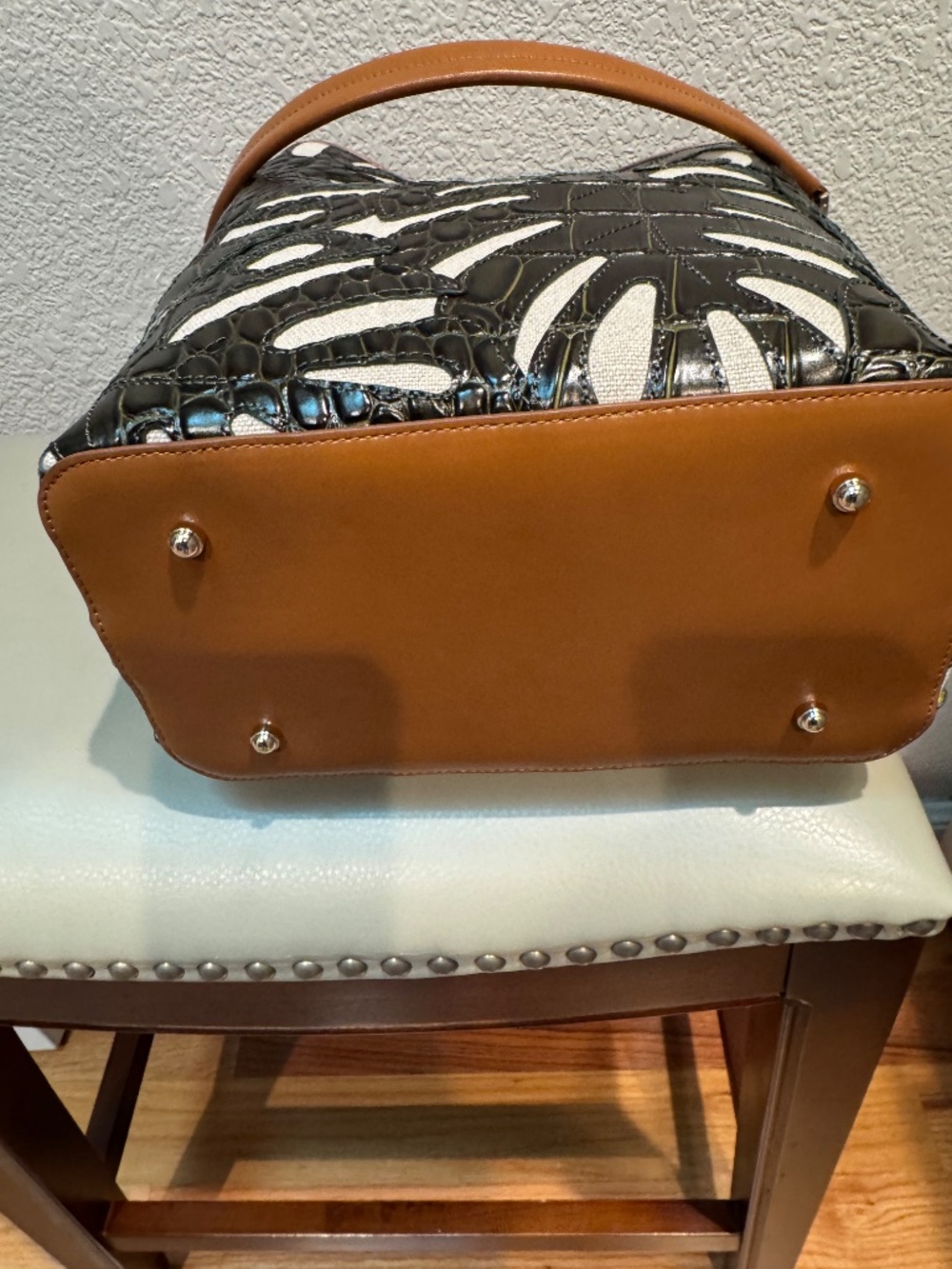 Beautiful Brahmin Bag - Picture 3 of 3